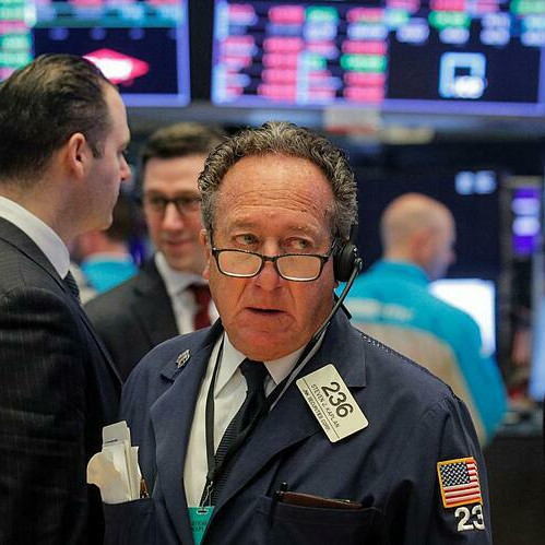 Viêm phổi Vũ Hán kéo Wall Street đi xuống